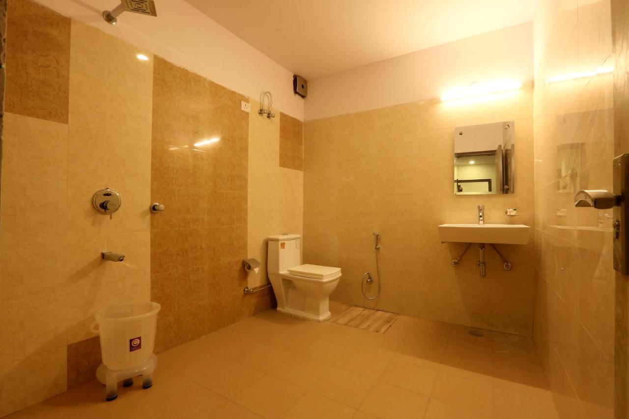 Hotel Plazzo Nowe Delhi Zewnętrze zdjęcie