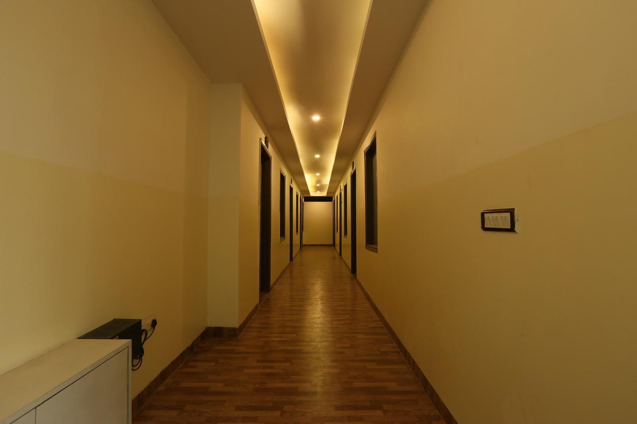 Hotel Plazzo Nowe Delhi Zewnętrze zdjęcie